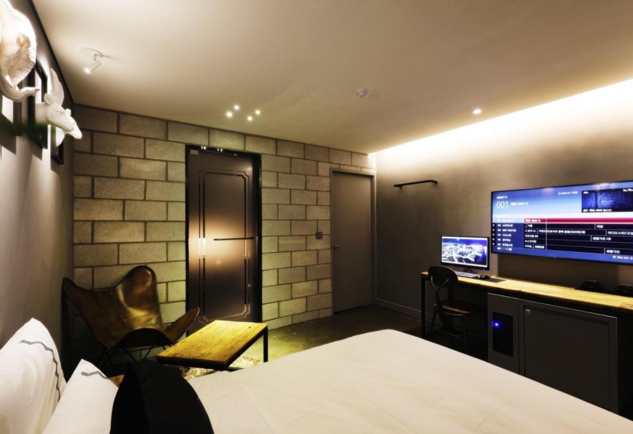 Mari Hotel ชองจู ภายนอก รูปภาพ